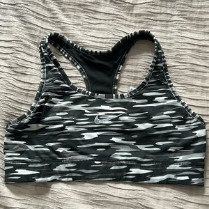Nike medium sports bra